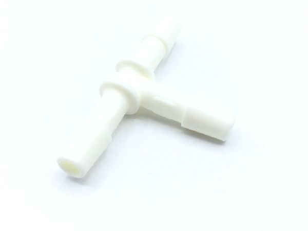 0716-015 Nylon Tee Fitting (2)
