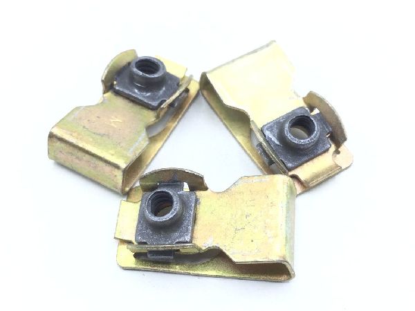 13060000-4-3 Clip-on Nut