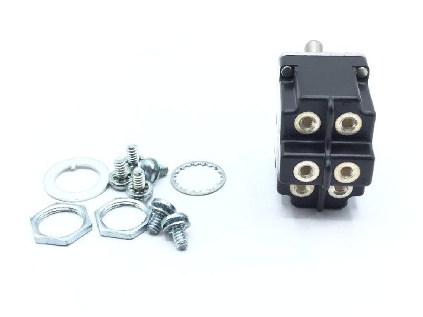 2TL1-8 Toggle Switch (9)