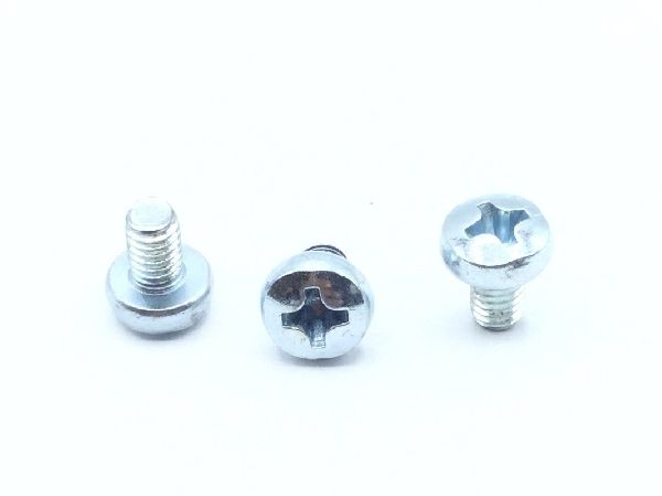 92005A215 Machine Screw (6)