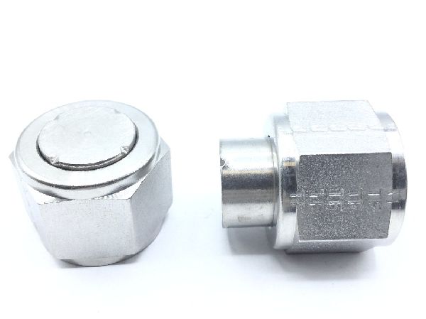 AN929-12J Tube Cap (2)