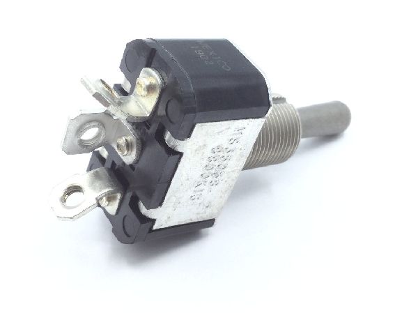MS35058-21 Toggle Switch (4)