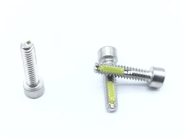 NAS1352C04LL8 Socket Head Cap Screw (2)