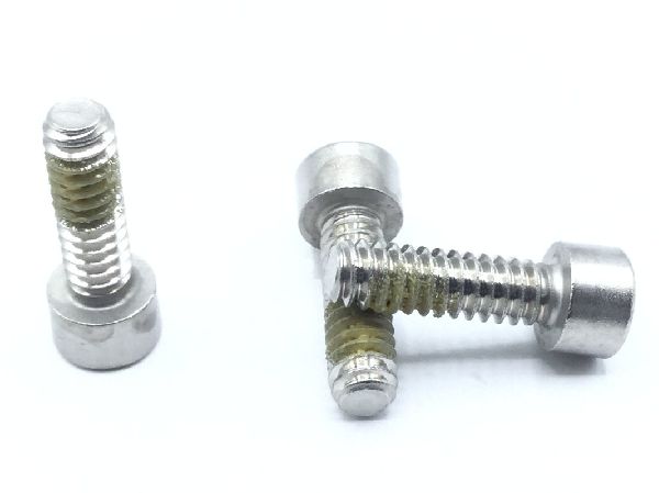 NAS1352C3LE10 Socket Head Cap Screw (2)